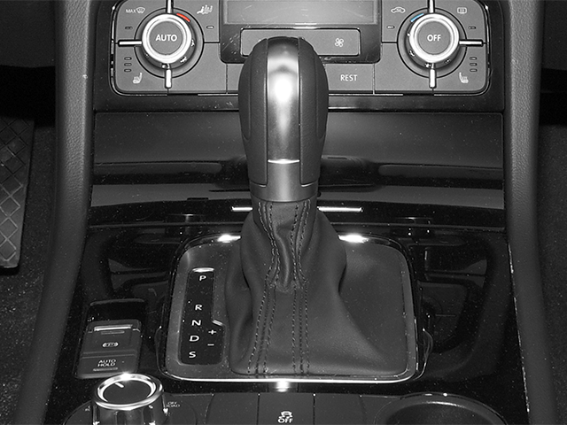 2013 Volkswagen Touareg Sport