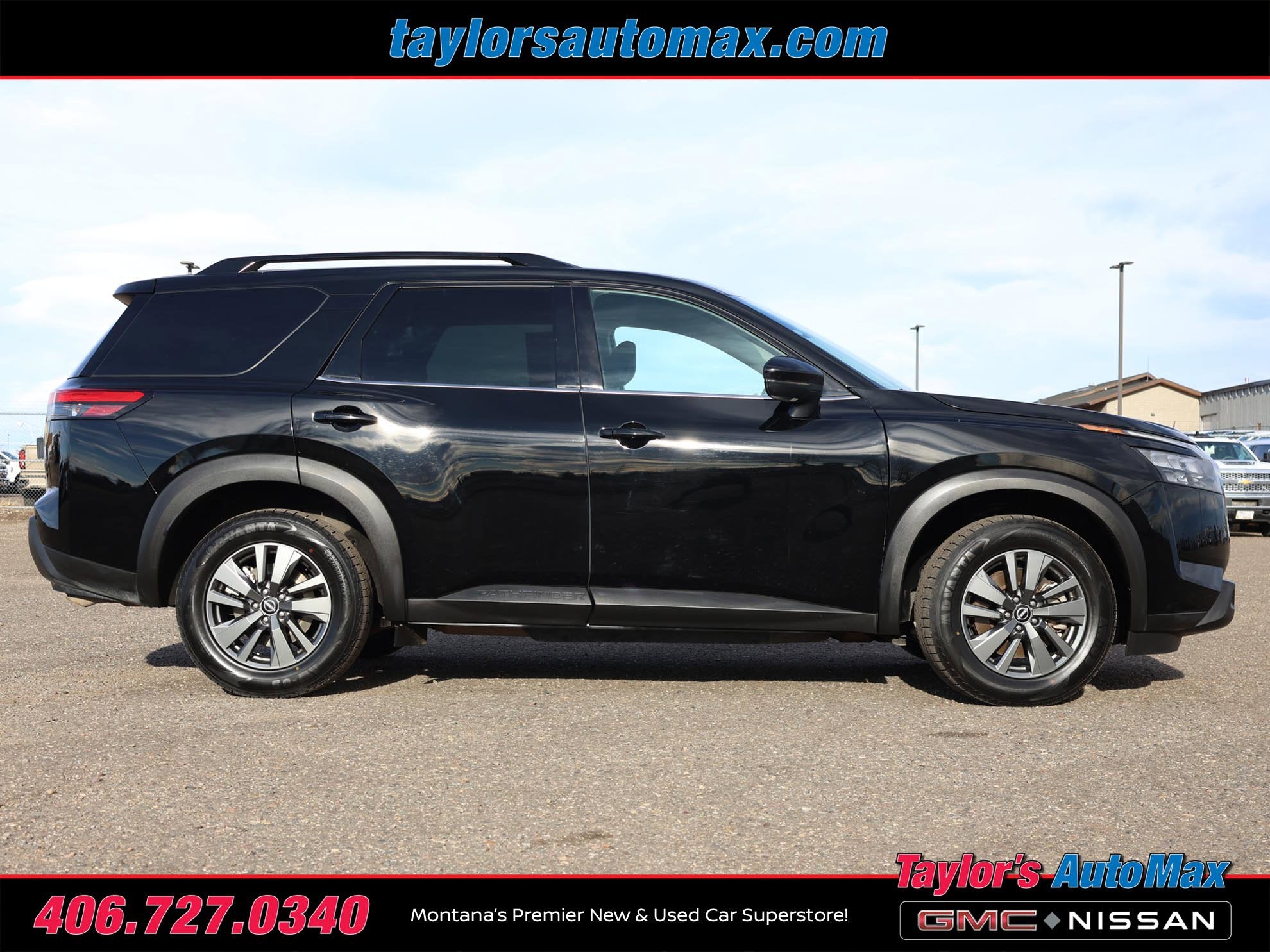 2024 Nissan Pathfinder SV