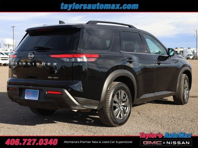 2024 Nissan Pathfinder SV