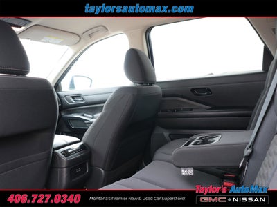2024 Nissan Pathfinder SV