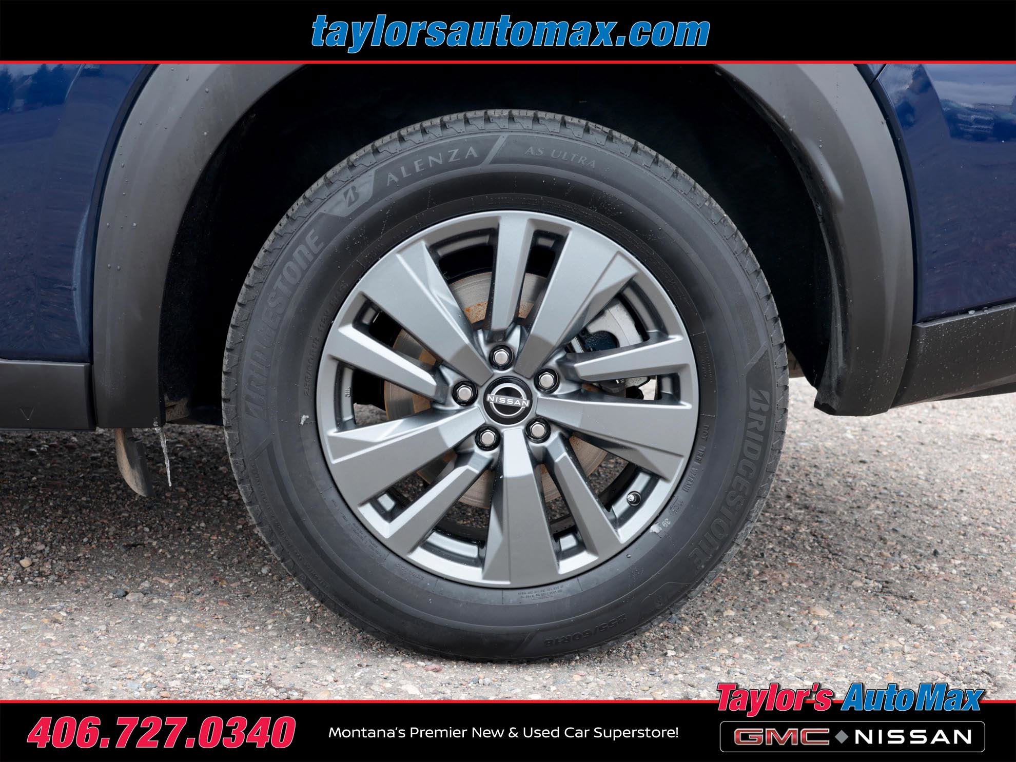 2024 Nissan Pathfinder SV